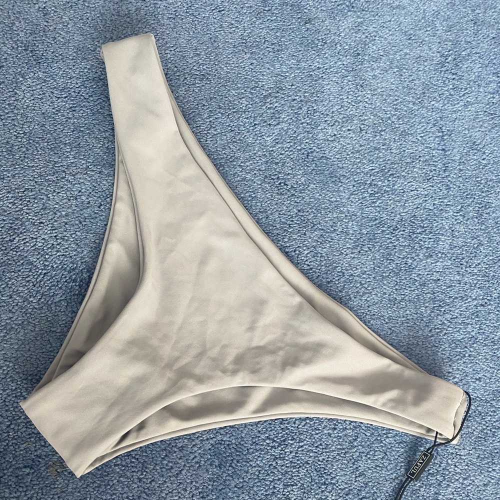 ZAFUL BATHING SUIT BOTTOMS SIZE SMALL